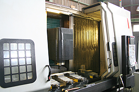 立型マシニングセンター