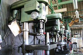 15)・直立ボール盤 1台 ・ボール盤 6台(内タップ4台)